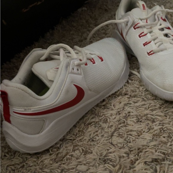 Red and white Nike volleyball shoes - Picture 1 of 2